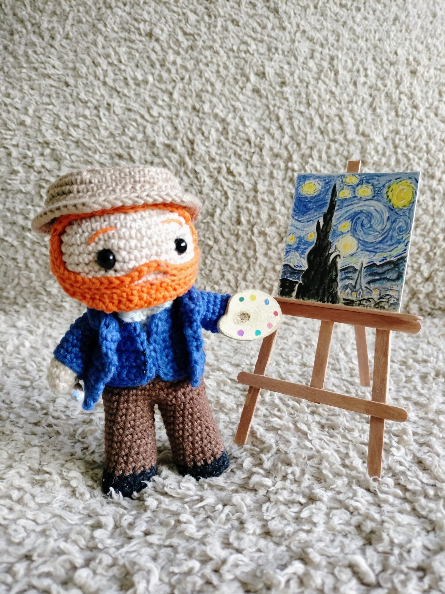 Amigurumi Van Gogh + Mini Cavalete de Pintura